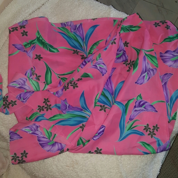 HiloHattie Vintage Hawaiian Pink Floral Wrap Skirt - Picture 4 of 5